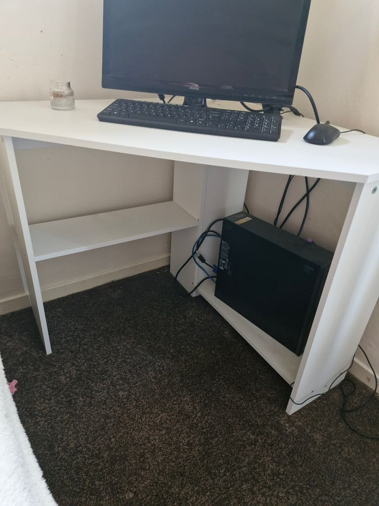 White computer desk 