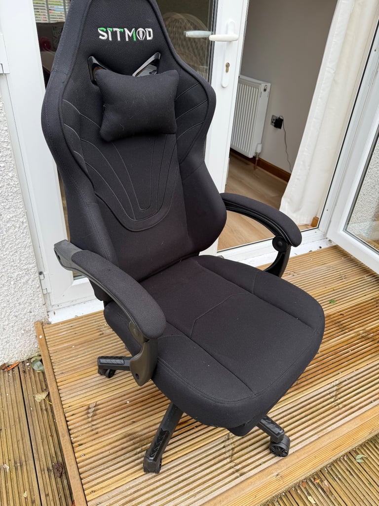 Gaming chair 