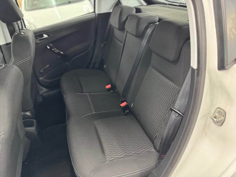 2015 Peugeot 208 1.0 PureTech Active 5dr HATCHBACK Petrol Manual