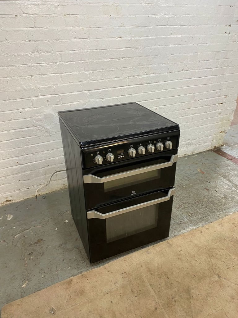 Beautiful Indesit Black 60CM Ceramic Electric Cooker With O