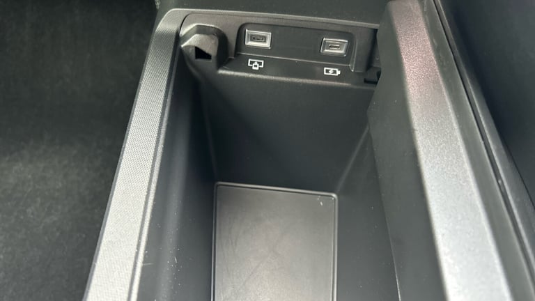 2025 Peugeot 5008 1.2 Hybrid 136 GT 5dr e-DSC6 Petrol Estate Estate Petrol Automatic