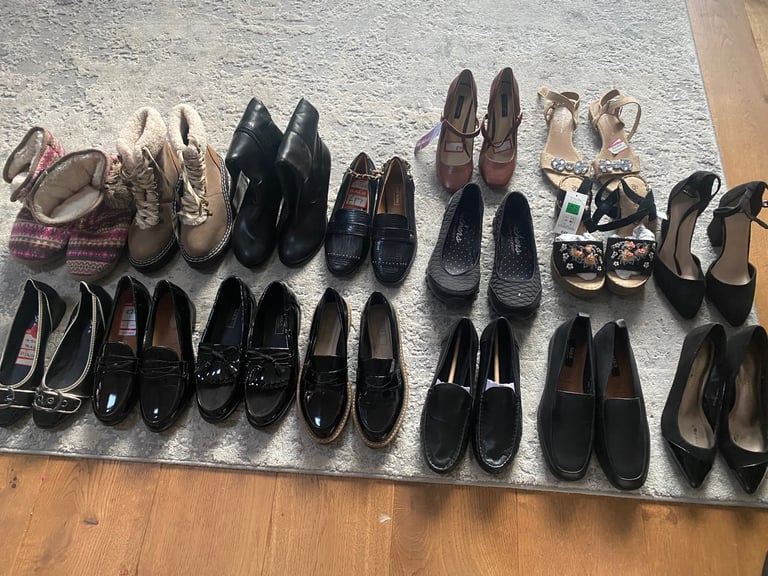 image for Shoes for sale size 4 new 
