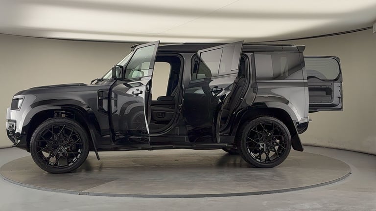 2024 Land Rover Defender 3.0 D250 X-Dynamic HSE 110 5dr Auto ESTATE DIESEL Automatic