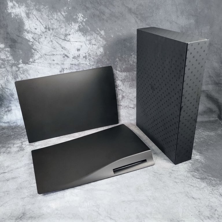 SONY PlayStation 5 - Disc Edition (CFI-1016A) 2 Controllers + Dbrand Darkplates + Damascus Holo Red