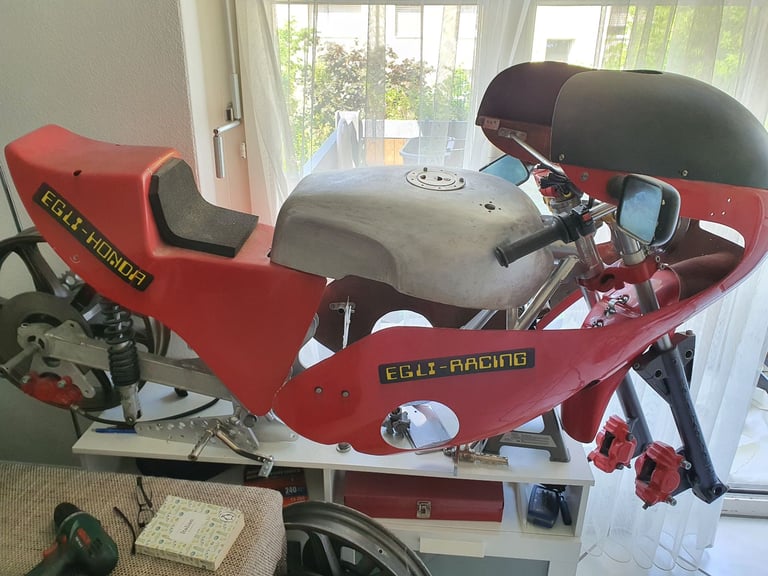 Honda CB 750 EGLI Framed