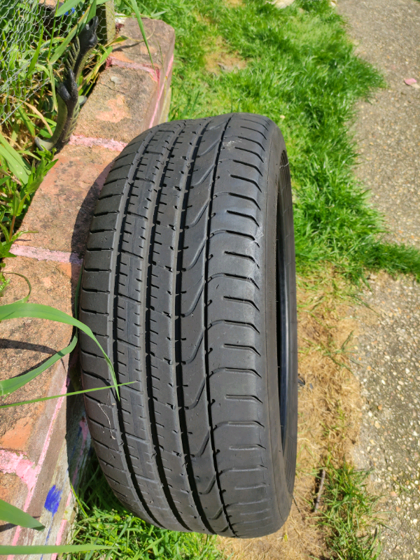 image for Pirell Pzero 225/40/r19 89w run flat tyre