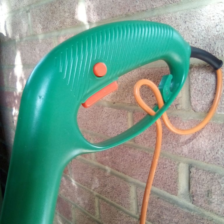 Challenge garden strimmer, used once, as new, cuts great