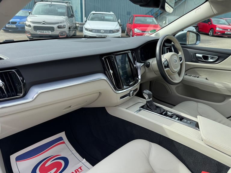 2019 Volvo V60 2.0 D4 Momentum Pro Estate 5dr Diesel Auto Euro 6 (s/s) (190 ps)