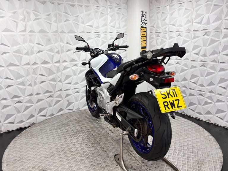 2011 Suzuki Gladius 650 | *WARRANTY PROVIDED*
