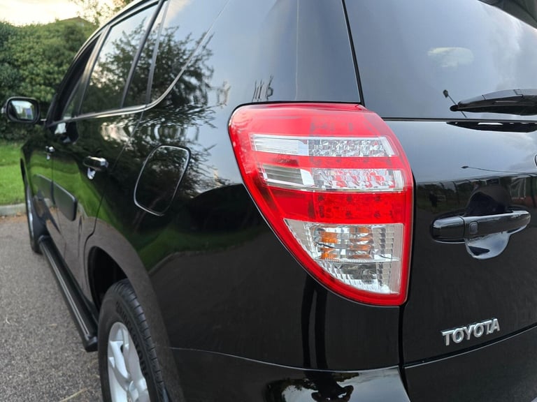 2010 Toyota RAV4 2.0 V-Matic XT-R SUV 5dr Petrol Multidrive S 4WD Euro 5 (158 ps) ESTATE Petrol A...