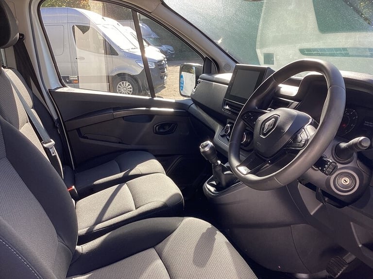 2023 Renault Trafic dCi Blue LL30 Business+ LWB L/R Euro 6 LWB Panel Van Diesel Manual