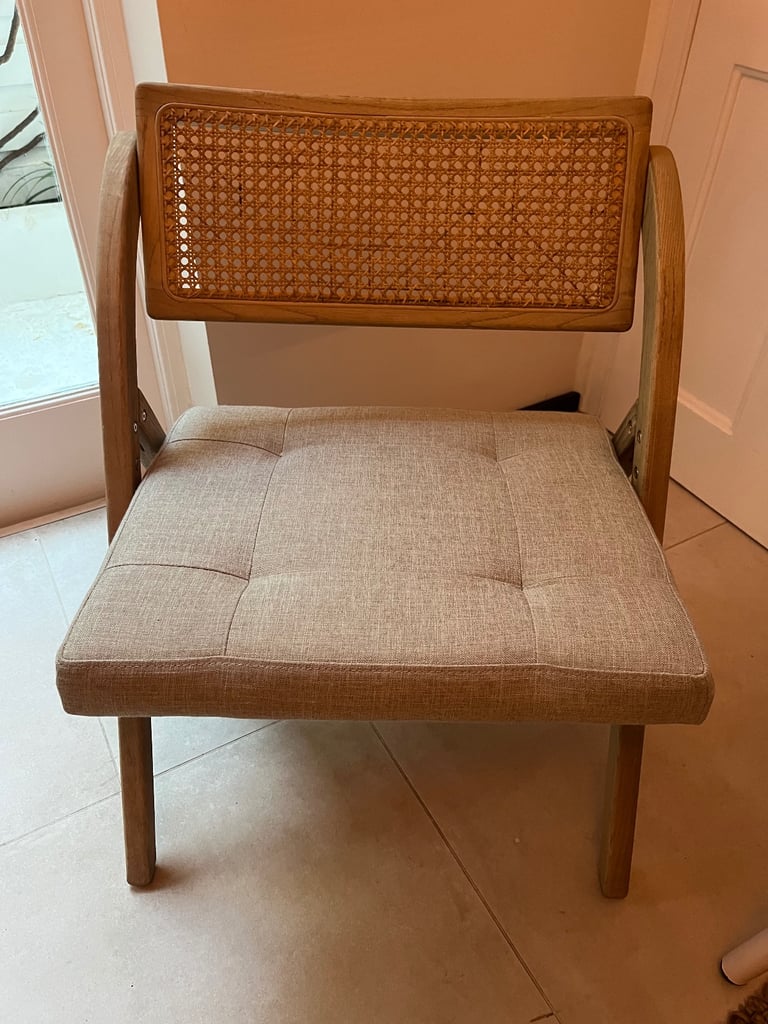 4 good quality rattan chairs 