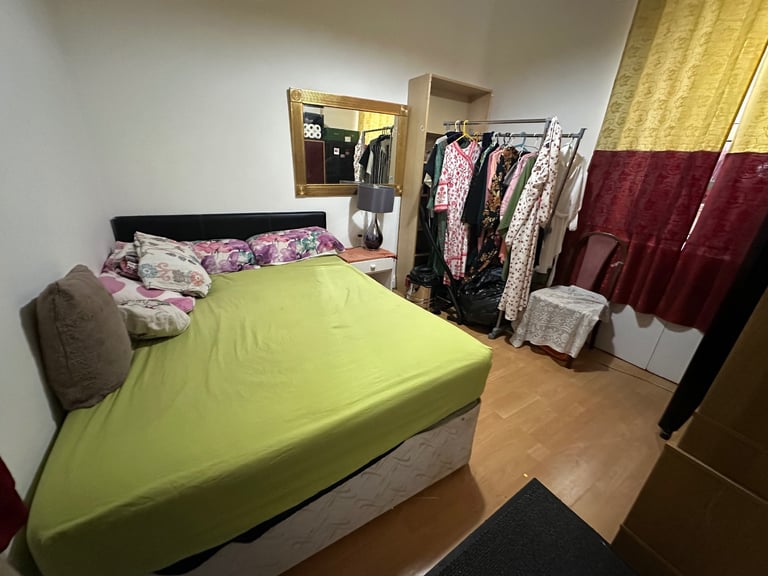 Double Bedroom Available 