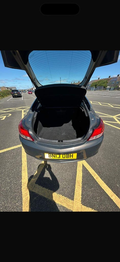 Vauxhall, INSIGNIA, Hatchback, 2013, Manual, 1956 (cc), 5 doors
