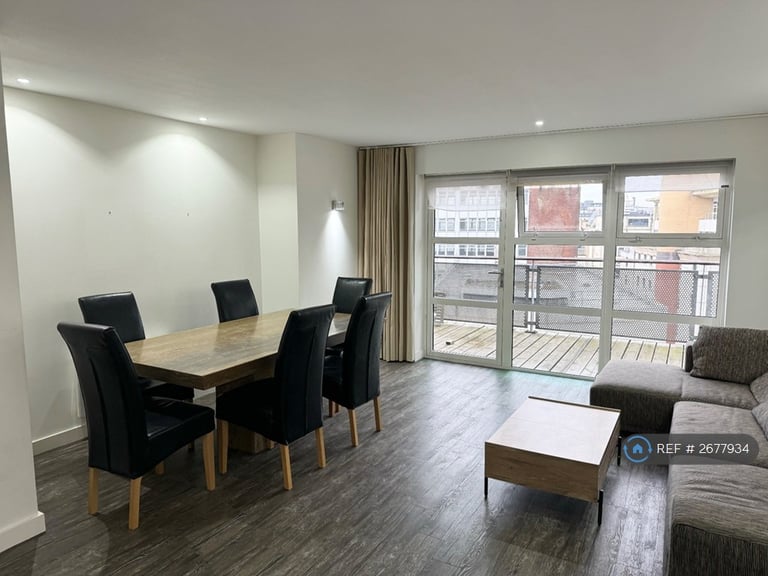 2 bedroom flat in Park View, Cardiff, CF10 (2 bed) (#2677934)