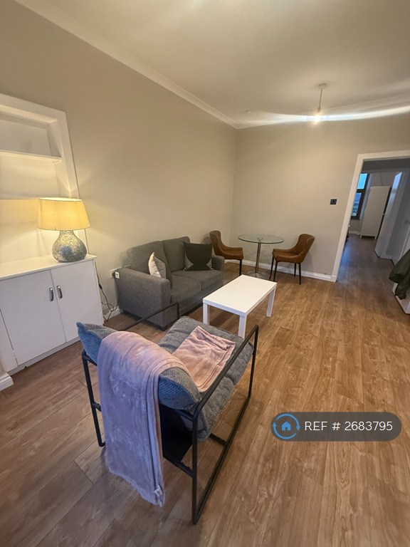 1 bedroom flat in Dumbarton Road, Clydebank, G81 (1 bed) (#2683795)