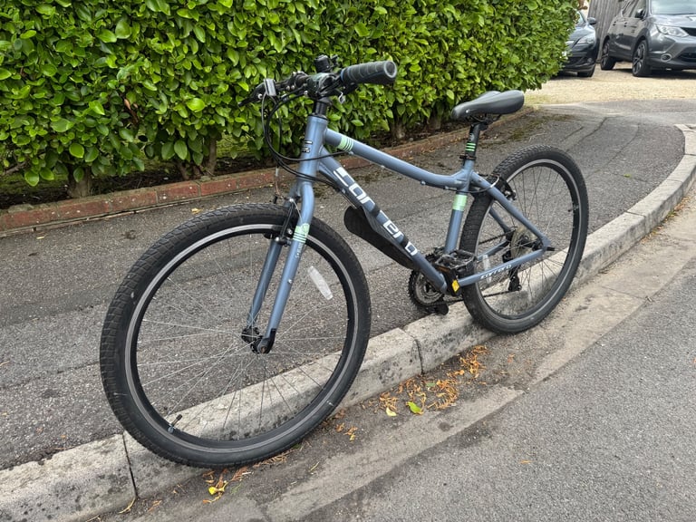 Carrera axle Ltd edition hybrid mountain bike small frame 