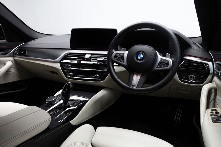 2021 BMW 5 Series 2.0 520d MHT M Sport Saloon 4dr Diesel Hybrid Steptronic Euro 6 (s/s) (190  Sal...