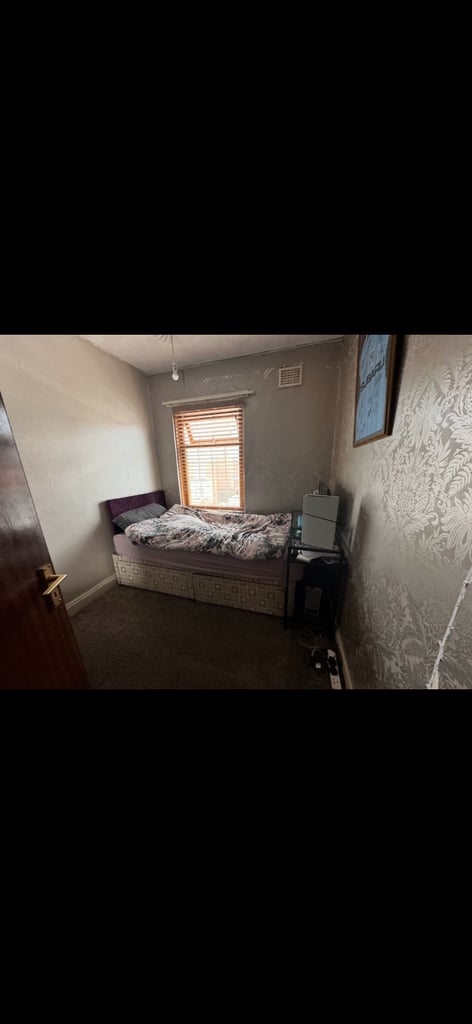 3 bedroom with 2 bathrooms 