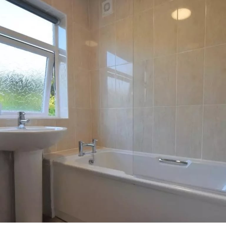Affordable shelter rooms in B83QE contains 3 single & 3 double rooms to accommodate up to 8 people!