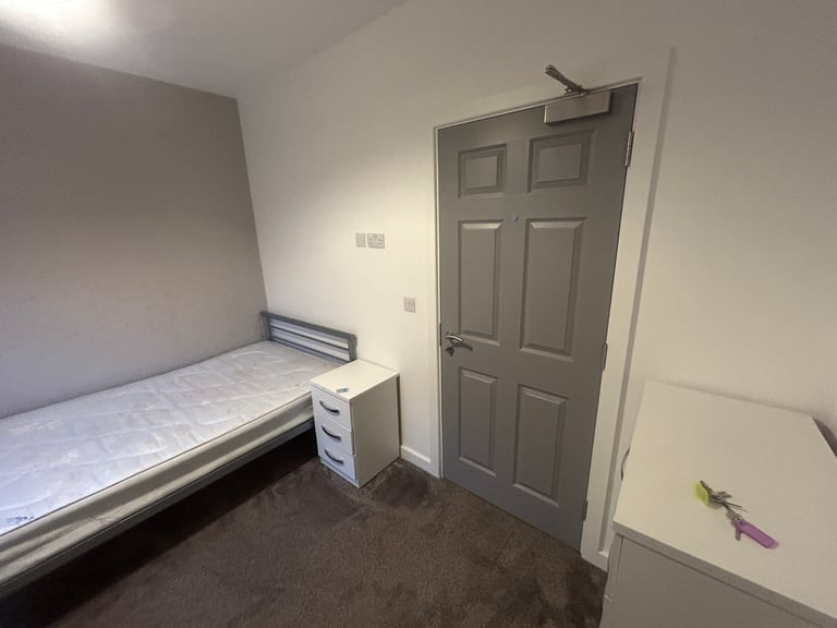 En-suite double room to rent 