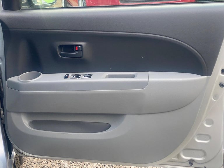 2008 Daihatsu Sirion 1.0 S 5dr Hatchback Petrol Manual