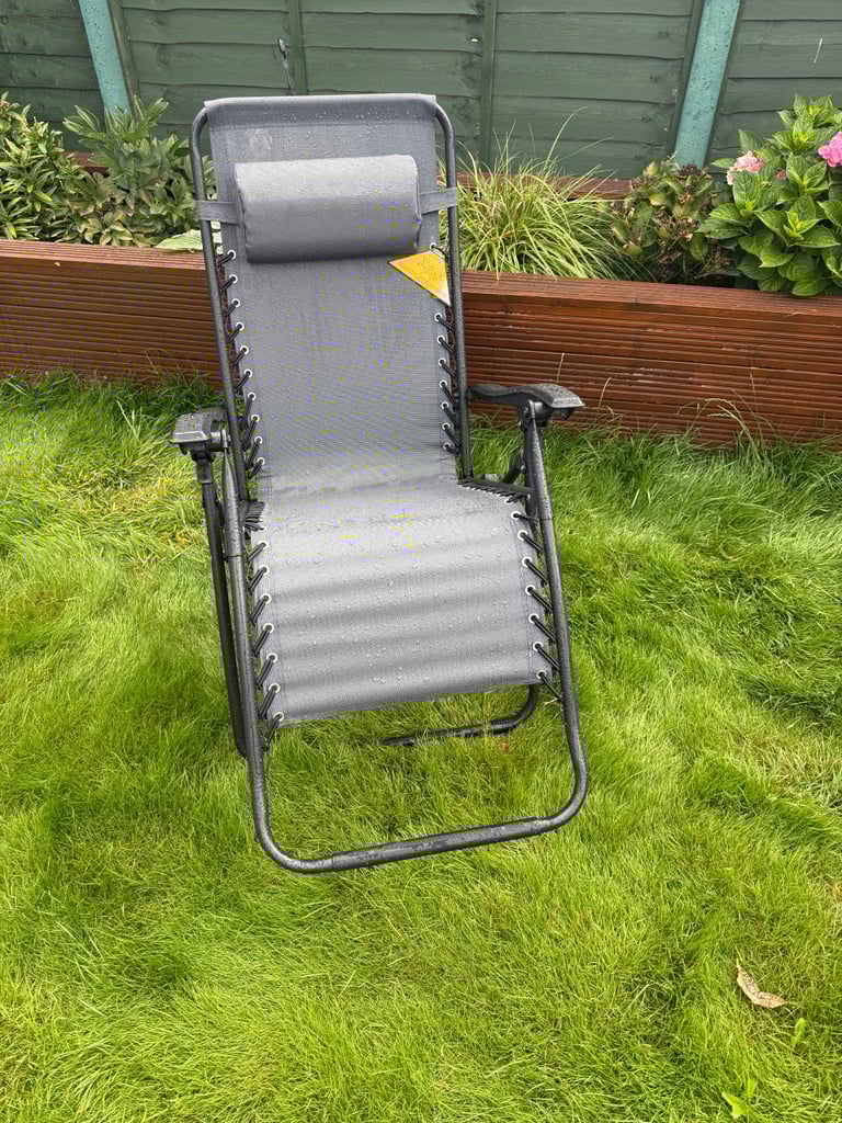 2 Folding Metal Zero Gravity Sun Lounger - Grey