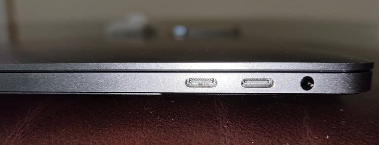 MacBook Pro A1990 – 15Inch Retina, i7, 16GB RAM