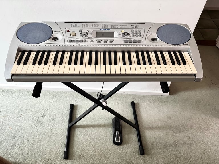 image for Yamaha PSR-275 Electric Keyboard