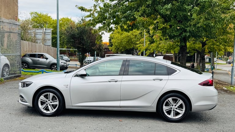 2017 Vauxhall Insignia SRI NAV 5-Door Diesel