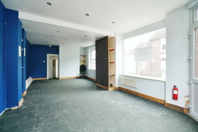 Shop in Ashby De La Zouch LE65 2JL 882 sq ft