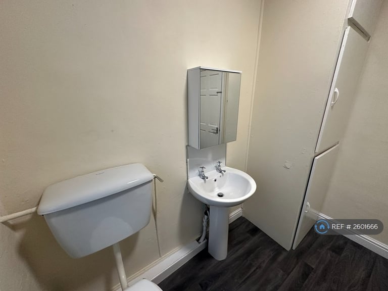 2 bedroom house in Woodlea Mount, Leeds, LS11 (2 bed) (#2601666)