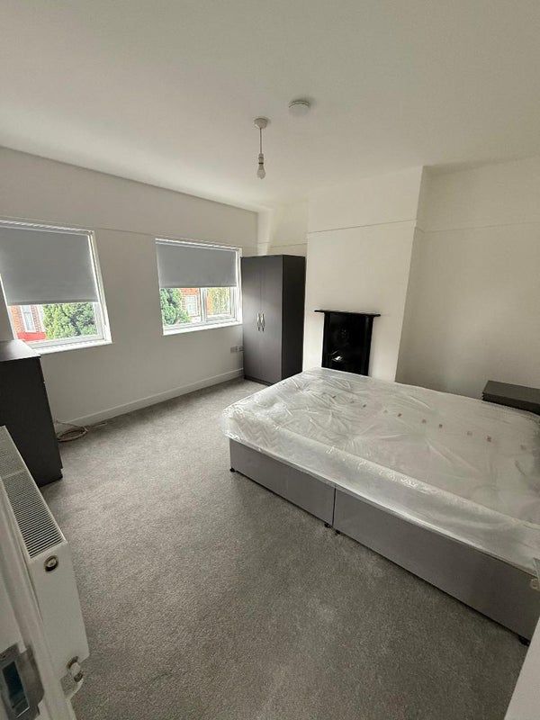 ☀️ Modern Ensuite ✅ Perfect Location