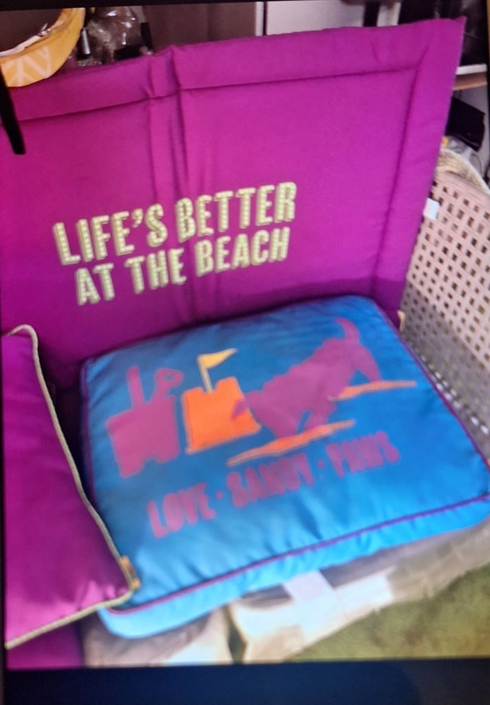 PETS AT HOME DESIGNER DOG BEDS XL BREED  TO LARGE ...