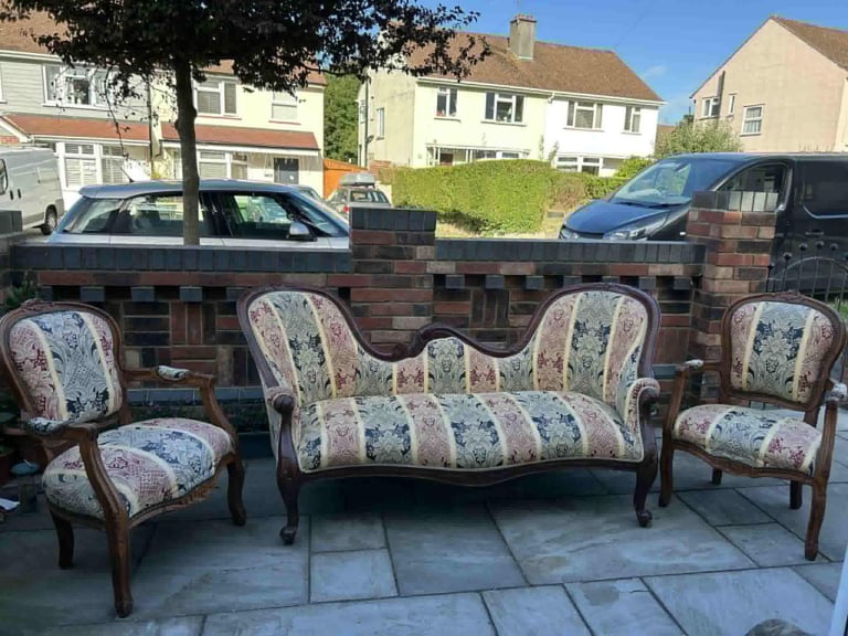 3 seater and 2 chairs 