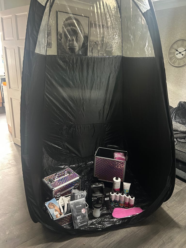 image for Brand new never used spray tanning equipment