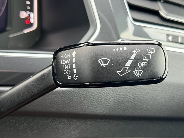 2020 Volkswagen Tiguan 2.0 TSI R-Line Tech SUV 5dr Petrol DSG 4Motion Euro 6 (s/s) (190 ps) ESTAT...