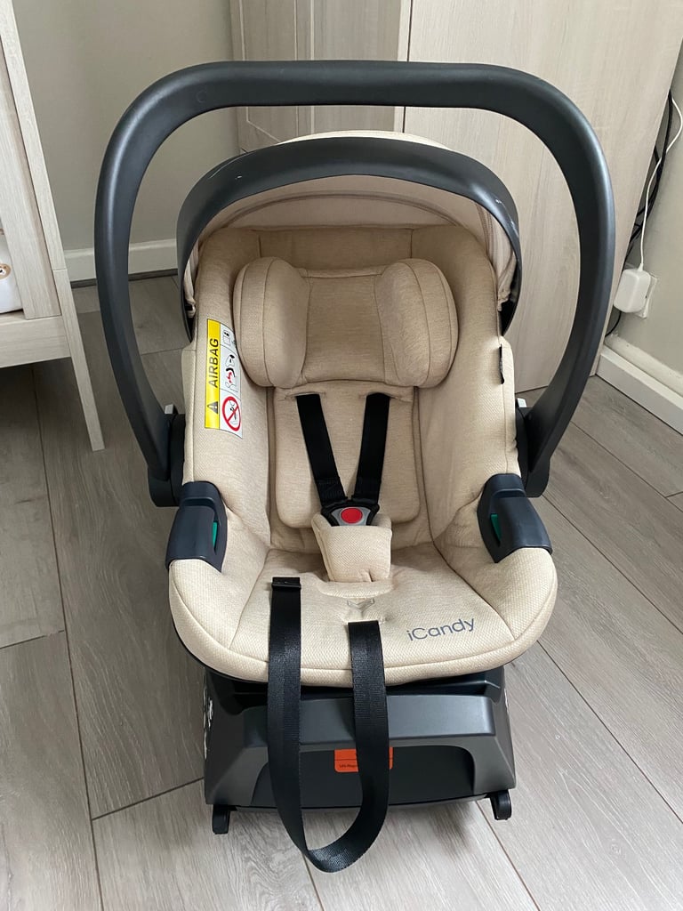ICandy Latte Cocoon car seat and ISOFIX base