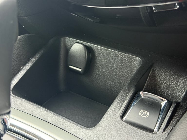 2014 Nissan Qashqai 1.6 dCi Acenta Premium SUV 5dr Diesel XTRON 2WD Euro 5 (s/s) (130 ps) SUV Die...