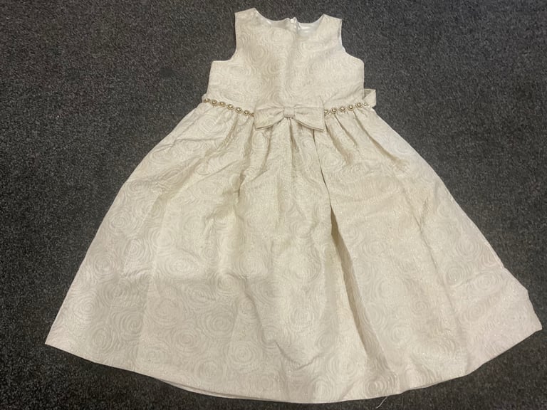 image for Used Corture Princess girls dress cream age 7 yrs v,good condition £5