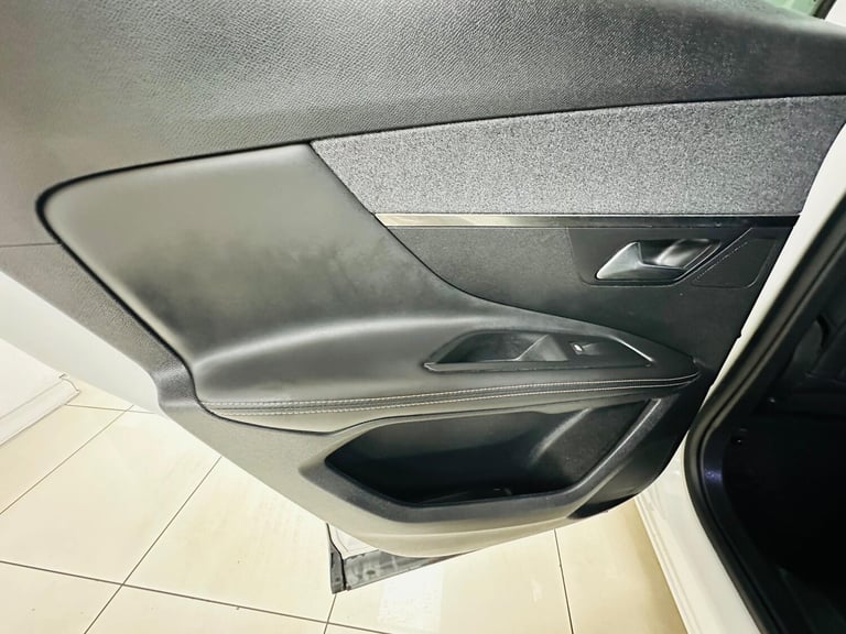 2018 Peugeot 3008 1.2 PureTech GT Line Euro 6 (s/s) 5dr HATCHBACK Petrol Manual