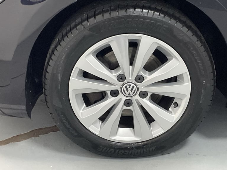 2017 Volkswagen Golf 1.6 TDI BlueMotion Tech SE Nav Hatchback 5dr Diesel Manual Euro 6 (s/s) (11 ...