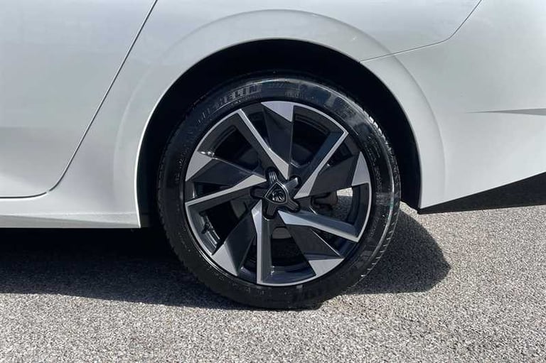 2022 Peugeot 308 1.2 PureTech Allure Premium 5dr EAT8 ESTATE PETROL Automatic