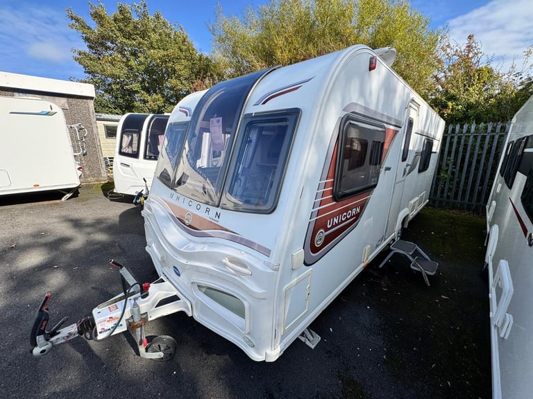 BAILEY UNICORN VALENCIA 2014 MODEL 4 BERTH FIXED BED TOURING CARAVAN