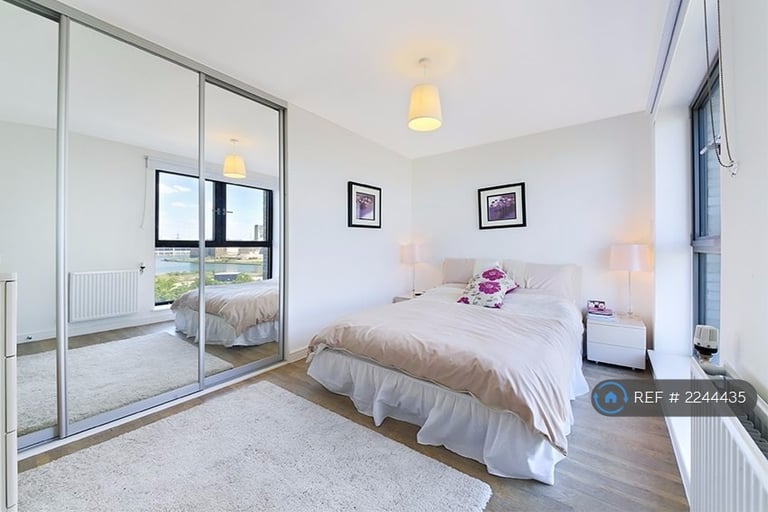 1 bedroom flat in Bramwell Way, London, E16 (1 bed) (#2244435)