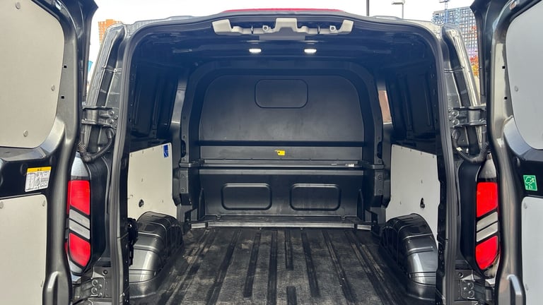 2025 Ford Transit Custom 320 L2 Diesel Fwd 2.0 EcoBlue 136ps H1 Double Cab Van Limited Auto Crew ...