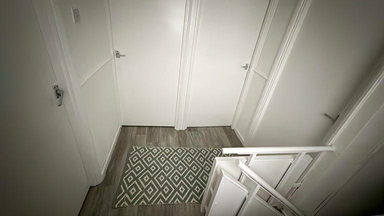 Lovely semi detached 3 bed house in between Watford and Harrow with large garden 