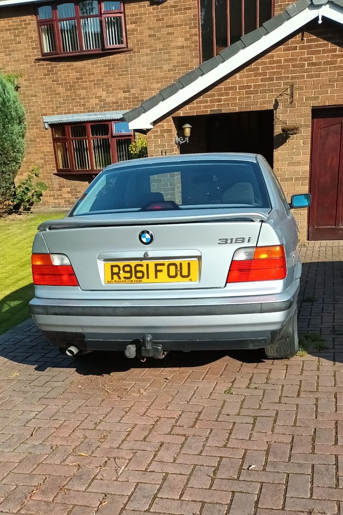 BMW, e36 318i SERIES, Saloon, 1997, Manual, 1796 (cc), 4 doors