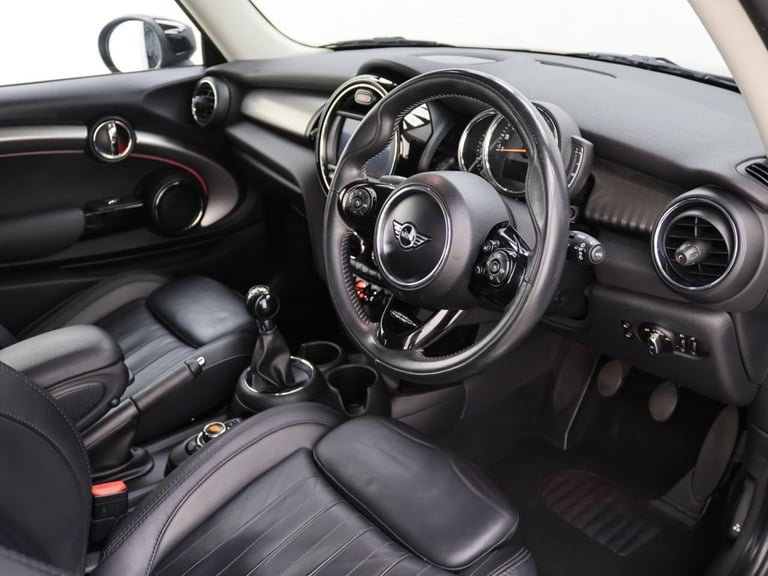 2019 MINI Hatch 1.5 Cooper Exclusive Hatchback 3dr Petrol Manual Euro 6 (s/s) (136 ps) Hatchback ...