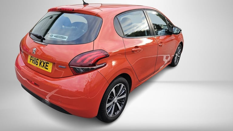 2016 Peugeot 208 1.2 PureTech XS-White 5dr HATCHBACK PETROL Manual